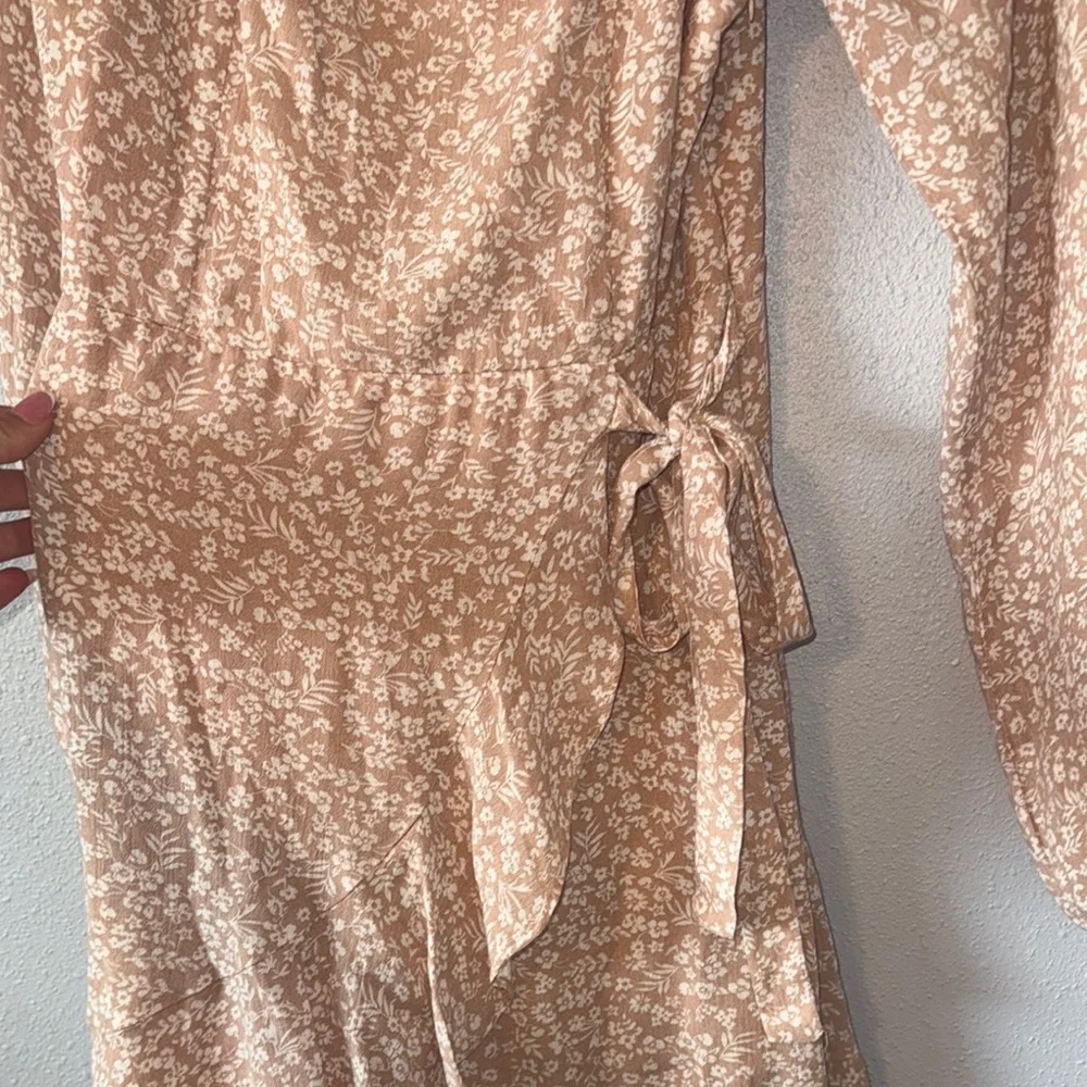 Altar'd State Pink and White Floral Wrap Dress with Long Sleeves Size Small S 🩷 - Picture 4 of 5